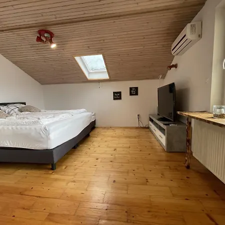 Lakebled With Casle View Apartment