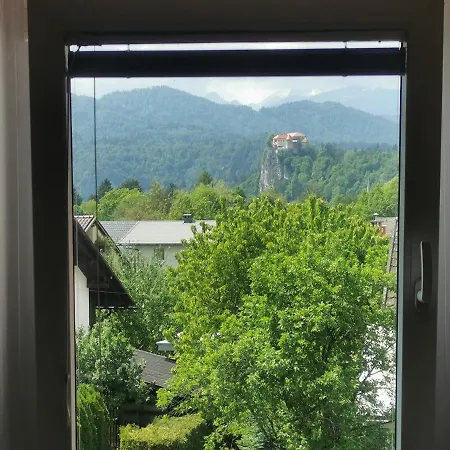 Lakebled With Casle View Apartment Bled