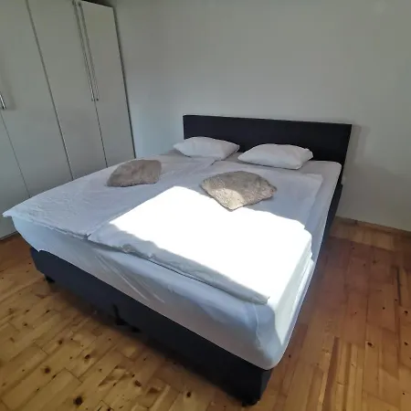 Lakebled With Casle View 公寓